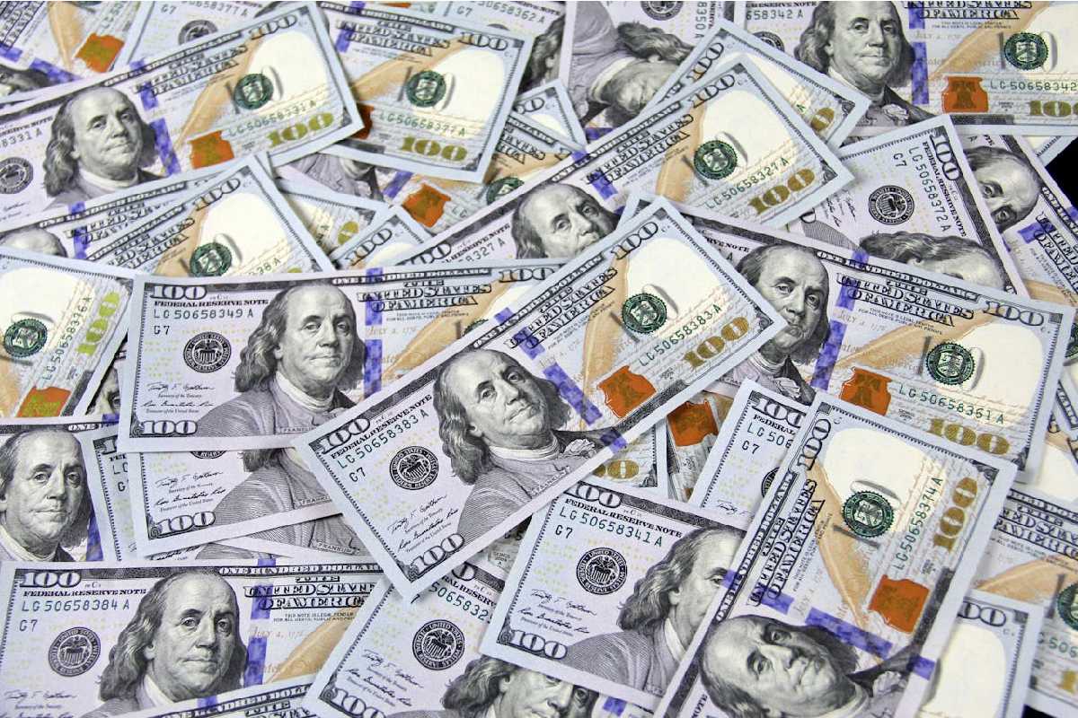 dinheiro-dolar-cambio-usd