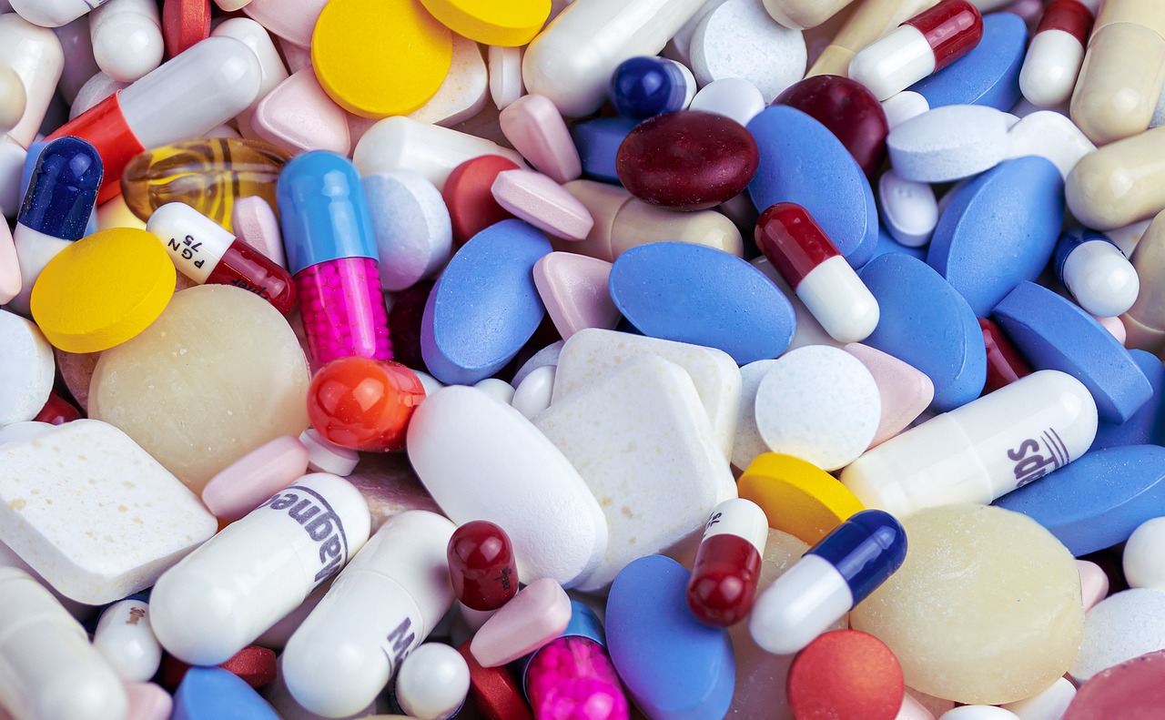 drugs-4938120_1280